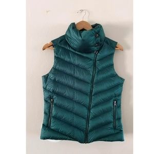 Patagonia Women's Prow Down Vest Asymmetrical Zip